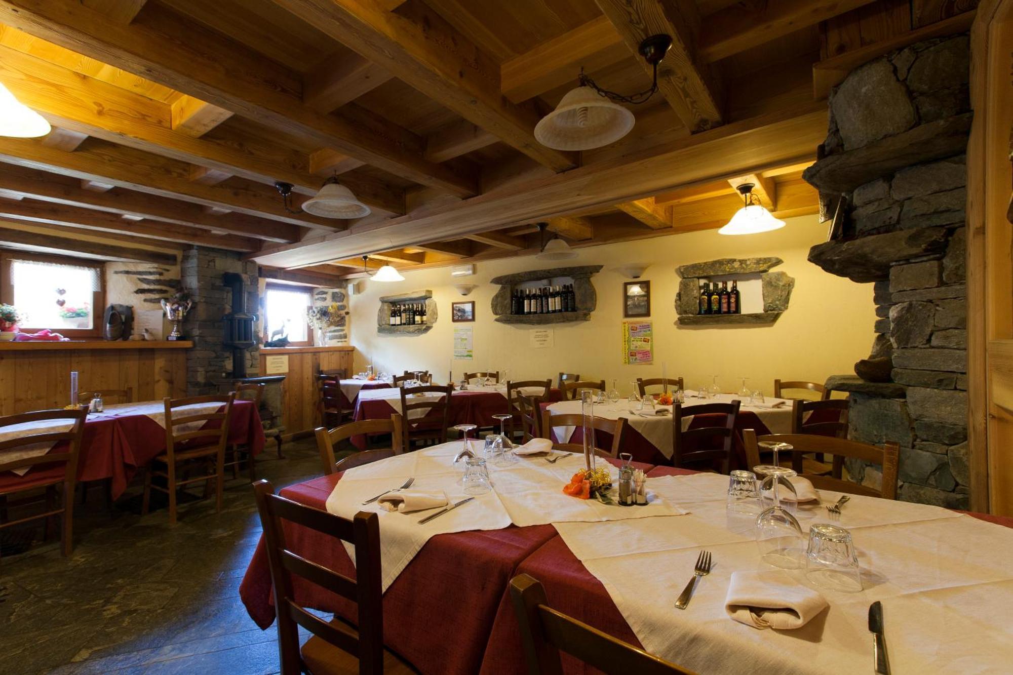 L' Aroula Rooms&Restaurant Champoluc Extérieur photo